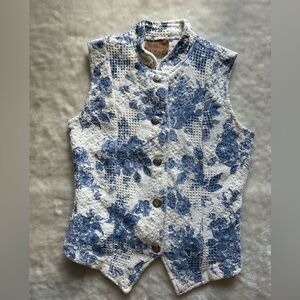 Quilted Floral Button-Front Vest - Blue & White